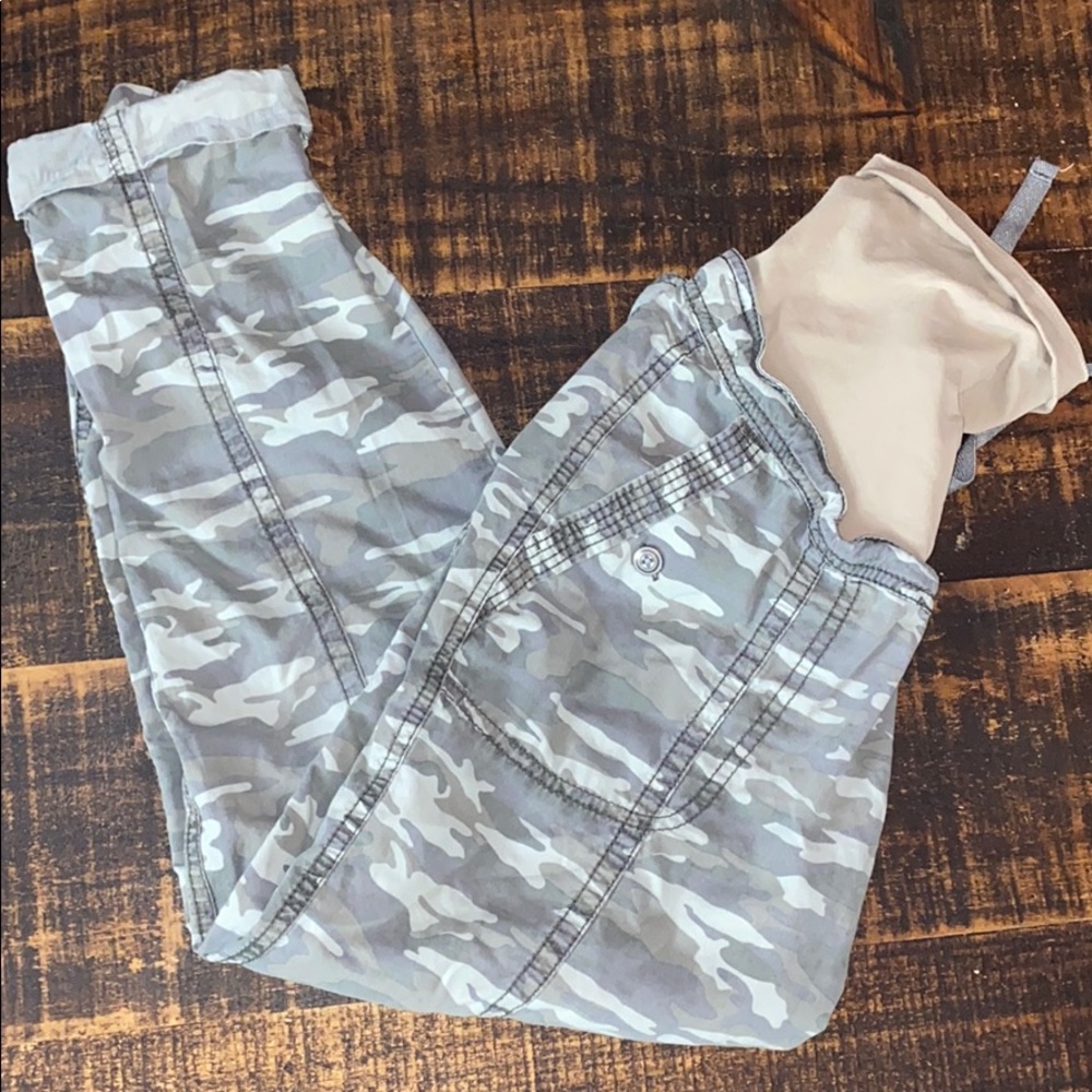 Maternity cameo Capri